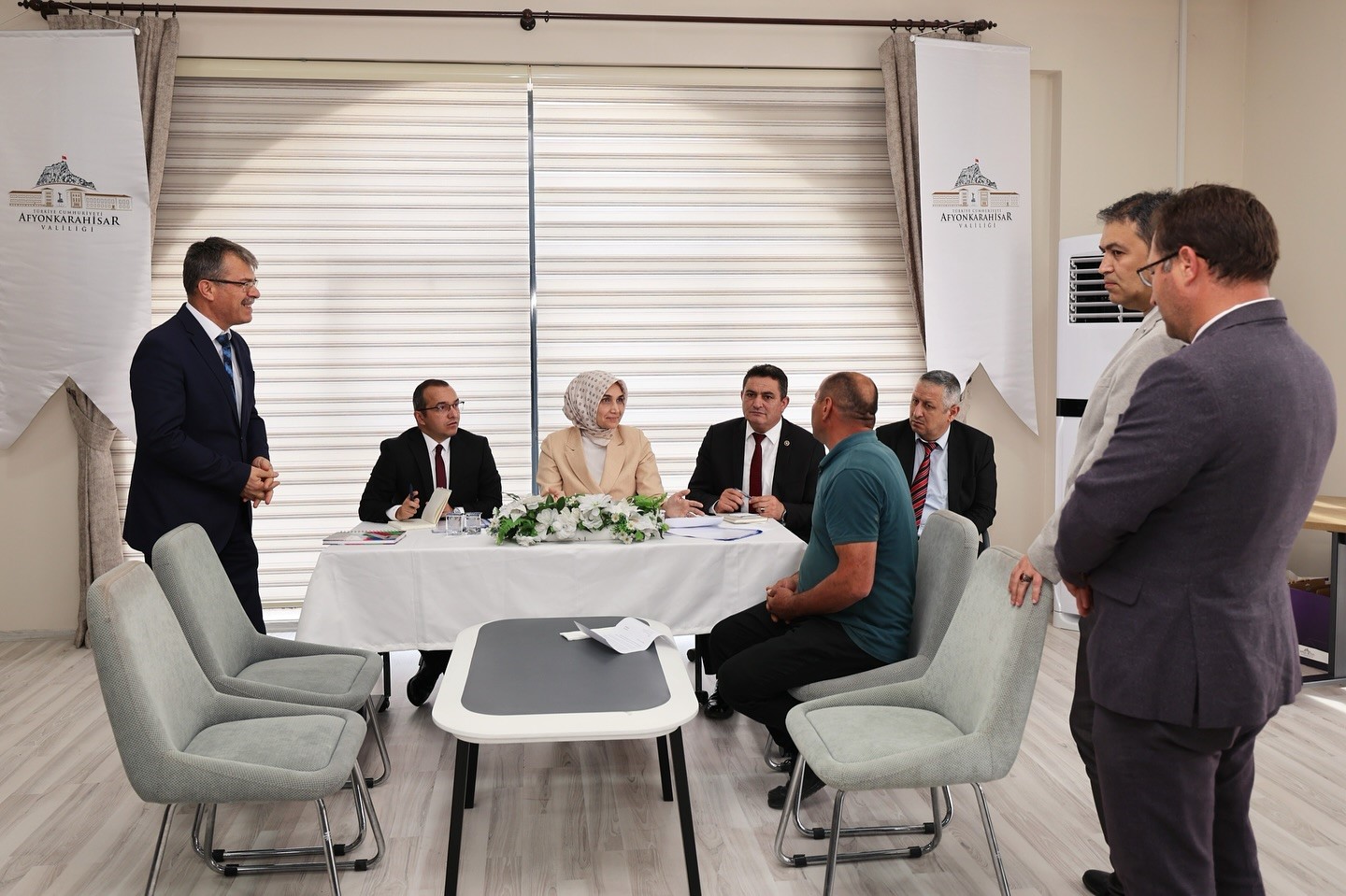 Vali Yiğitbaşı, Halk G&uuml;n&uuml; Toplantısı&rsquo;nda vatandaşları dinledi
