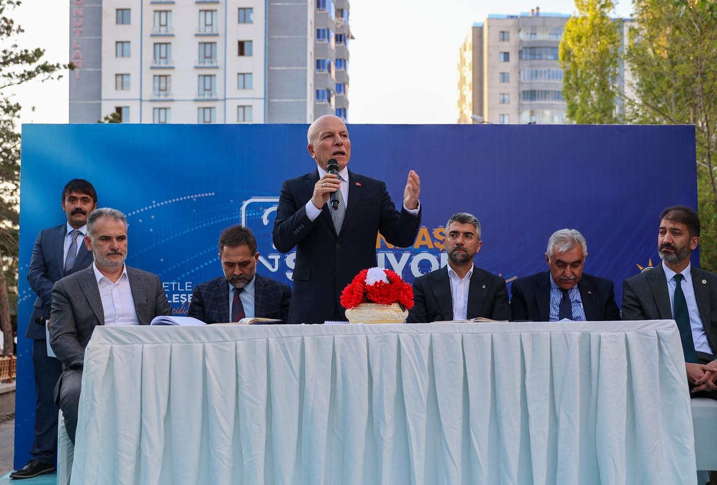 Başkan Sekmen; "Vatandaşımızın sesi bizim yol haritamızdır"
