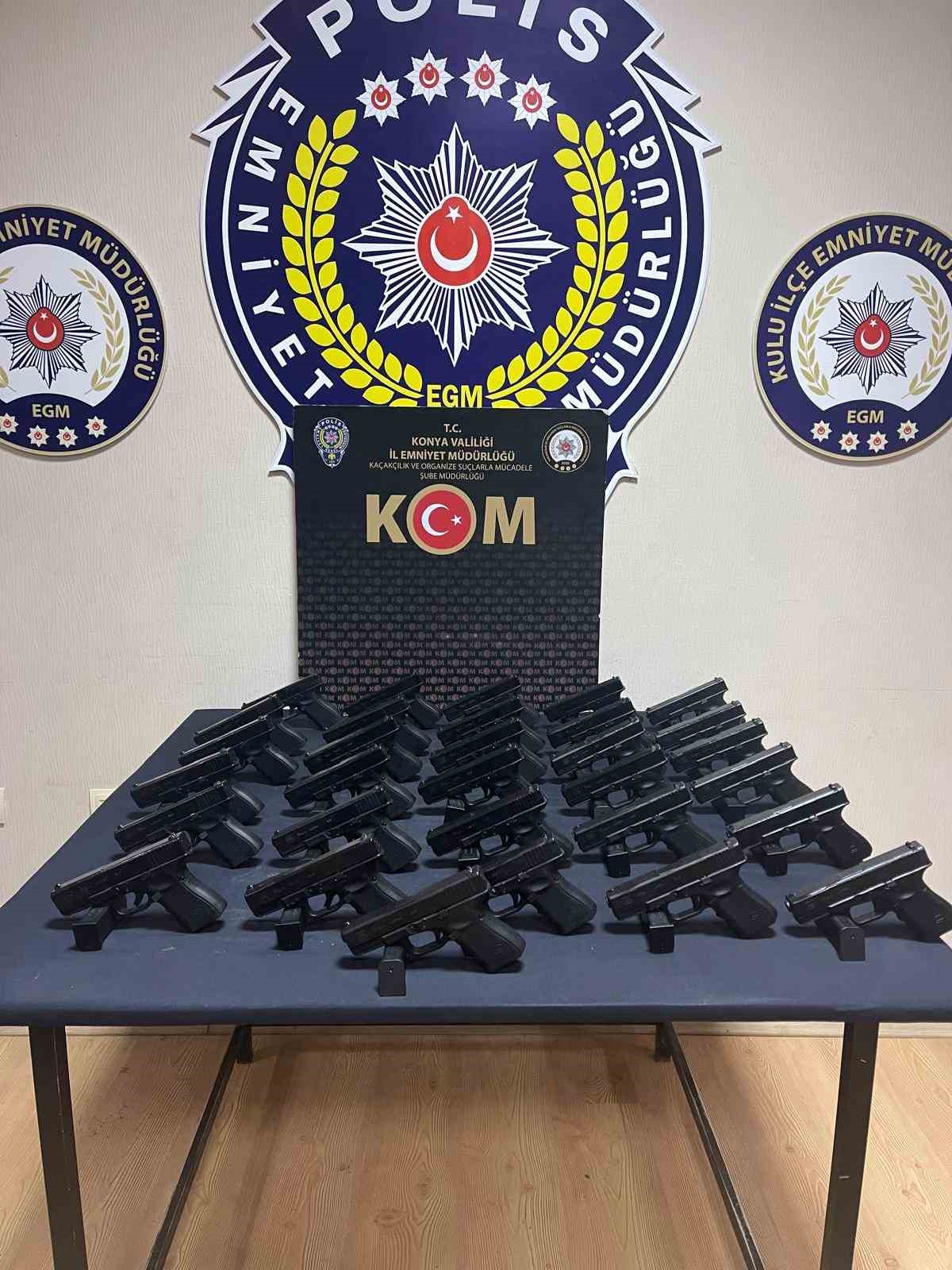 Konya&rsquo;da silah ka&ccedil;ak&ccedil;ılarına darbe: 5 g&ouml;zaltı
