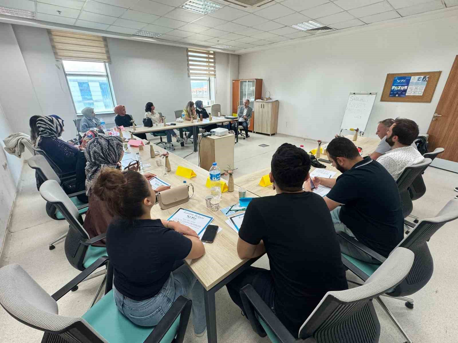 Sağlık elçilerine akademi eğitimi