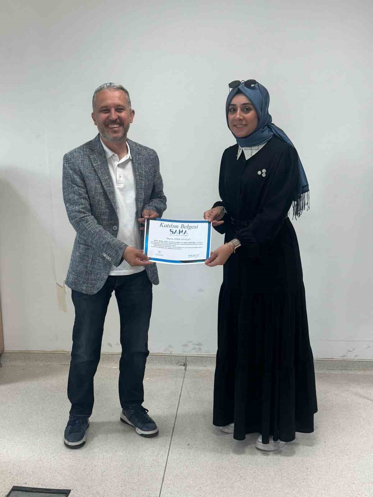 Sağlık el&ccedil;ilerine akademi eğitimi
