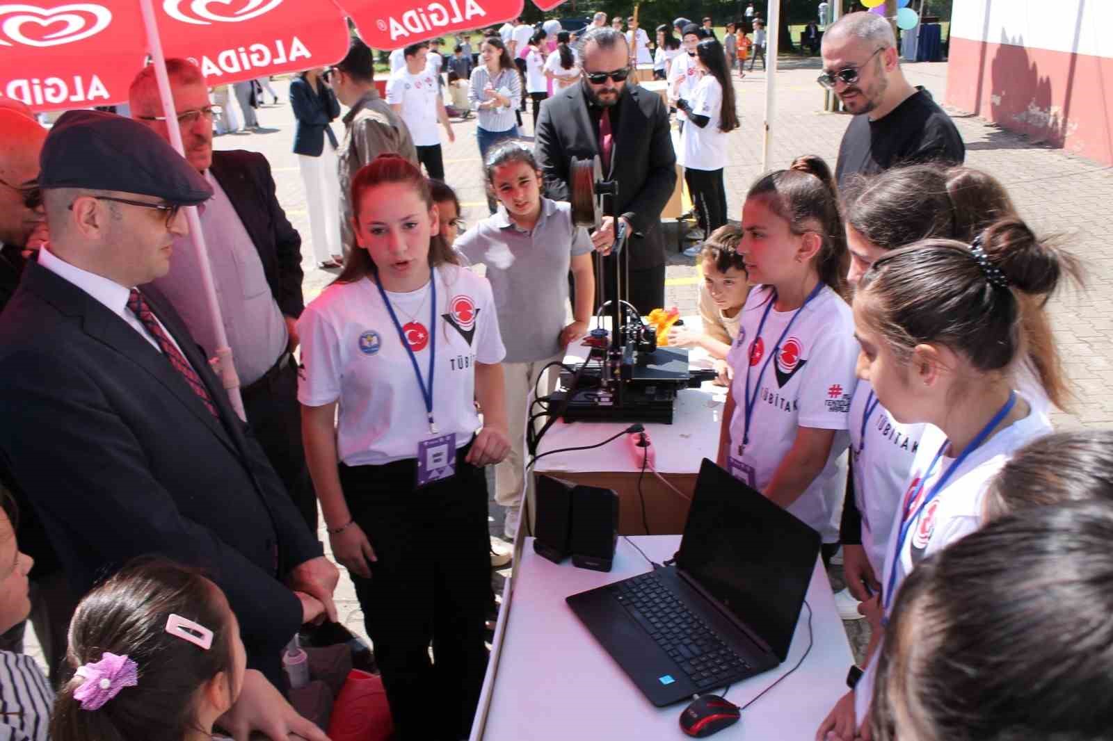 Kocaali Gümüşoluk Ortaokulu’nda TÜBİTAK 4006 Bilim Fuarı coşkusu