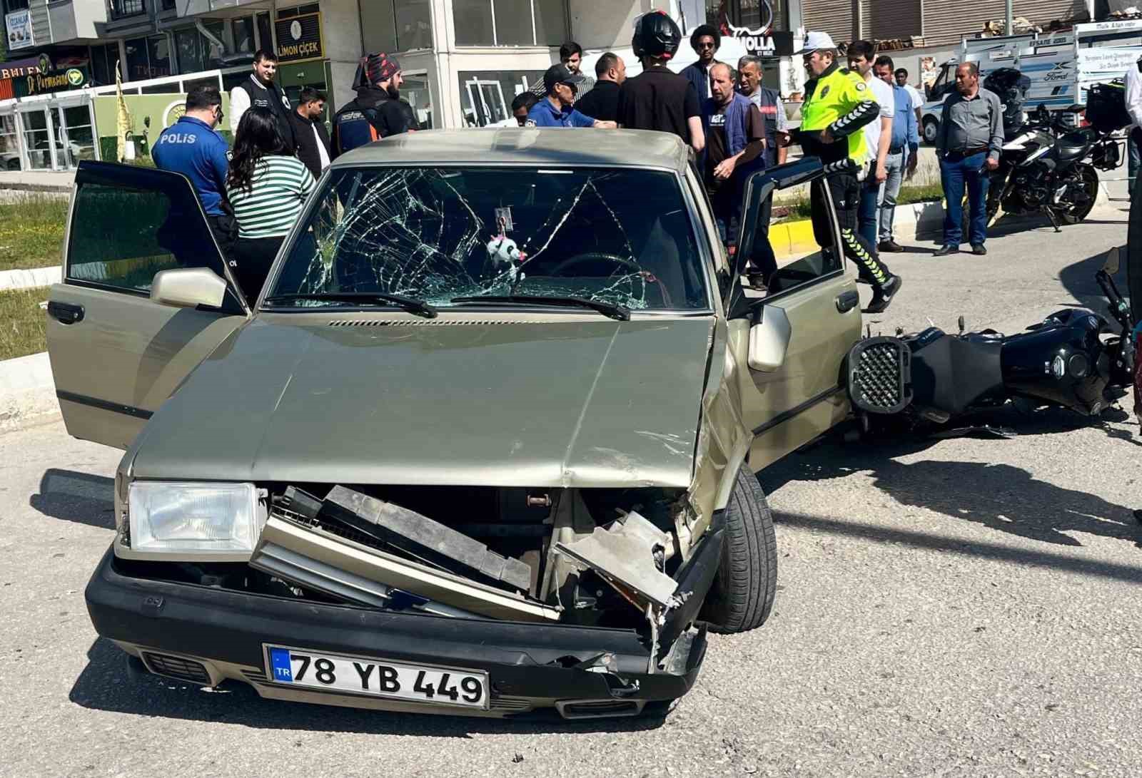 Karab&uuml;k&rsquo;te trafik kazalarında 2 kişi yaralandı
