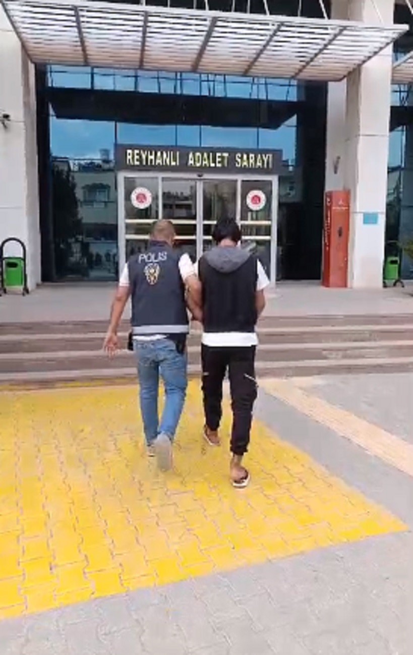 Reyhanlı’da uydu alıcısı çalan 2 şüpheli tutuklandı