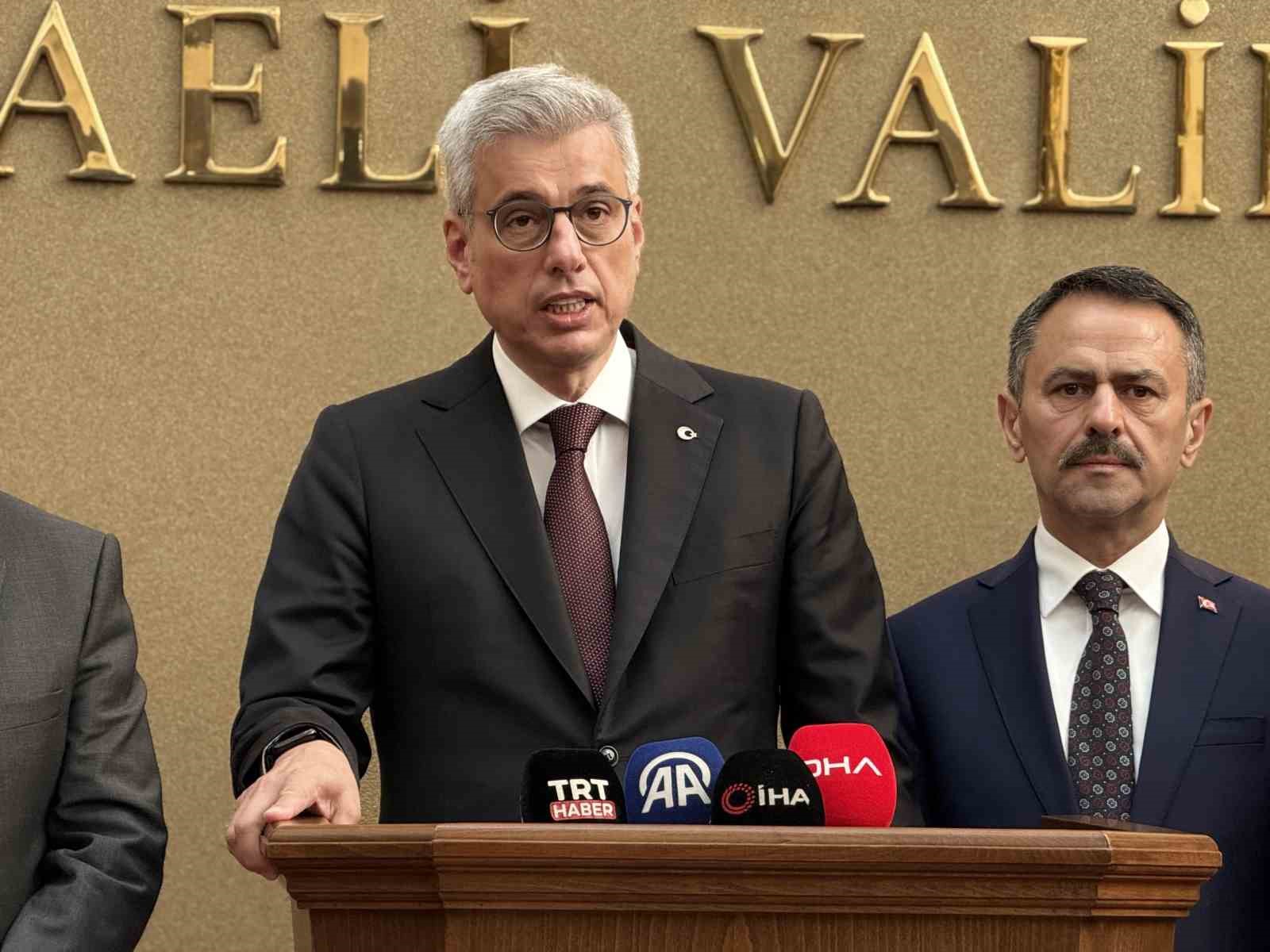 Bakan Memişoğlu uyardı: "Toplumun yüzde 50’si kilolu, 3’te 1’i sigara kullanıyor"