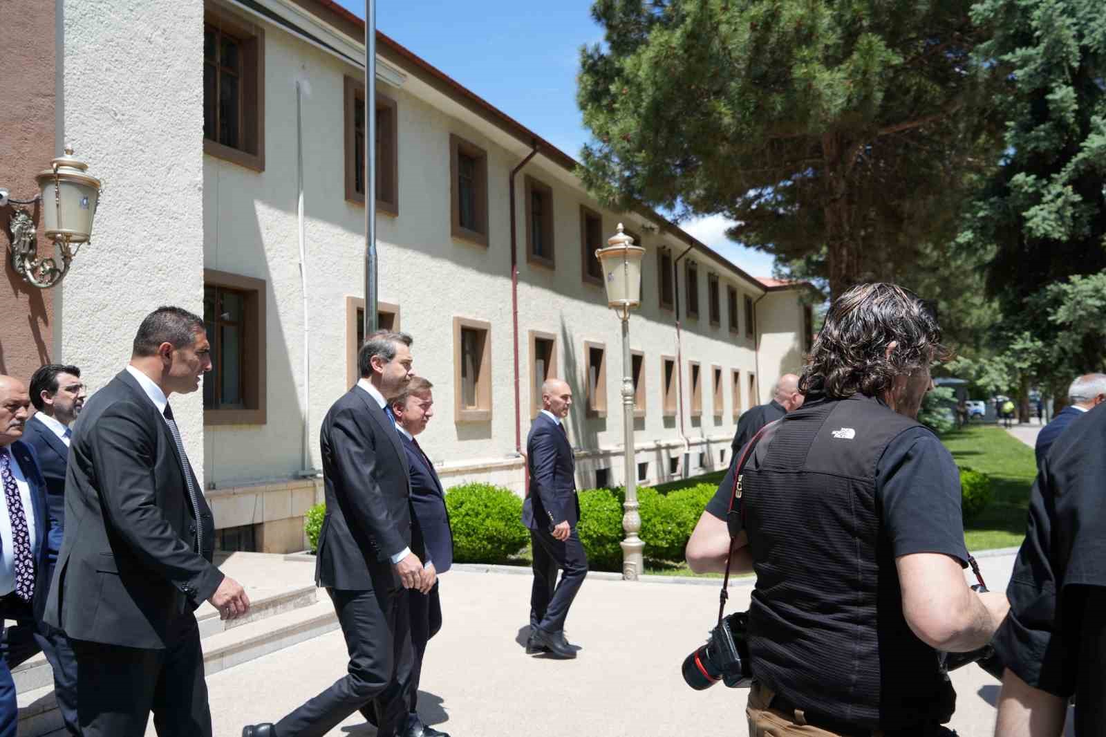 Bakan Bayraktar Erzincan’da