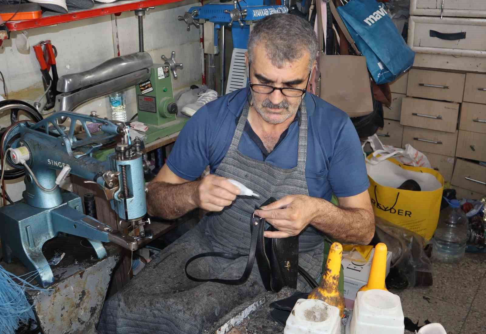 Ayakkabı tamirciliği mesleği ölüyor
