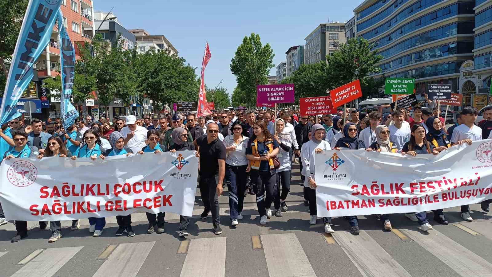 Batman’da ’Sağlık Festivali’ kapsamında yürüyüş düzenlendi