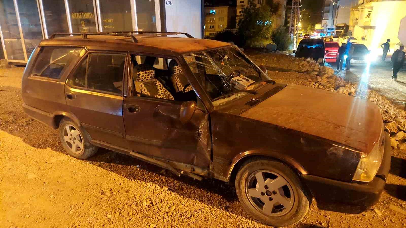 Otomobil ile motosiklet çarpıştı: 1 yaralı