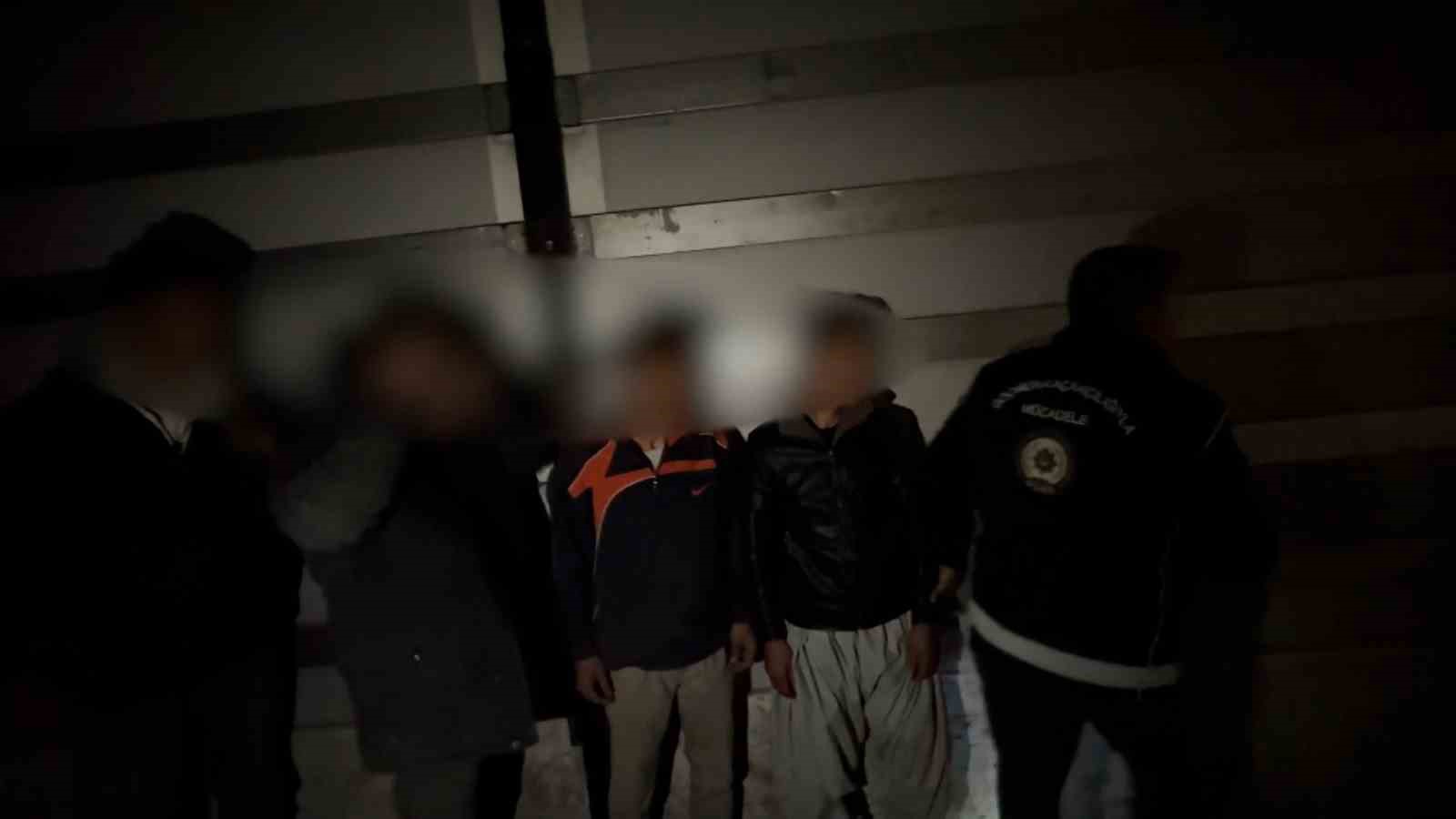 Sivas’ta göçmen kaçakçılığına geçit yok: 6 kişi tutuklandı
