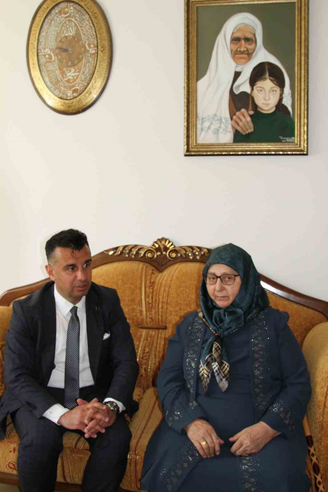 Nene Hatun’un 70. ölüm yıldönümünde, torununa anlamlı ziyaret
