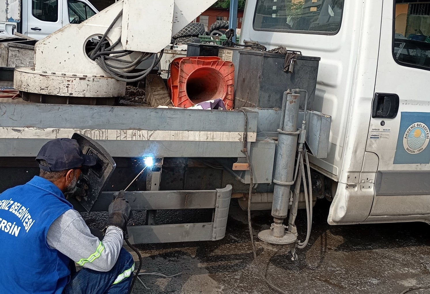 Akdeniz Belediyesi kendi imkanlarını kullanarak tasarruf sağlıyor
