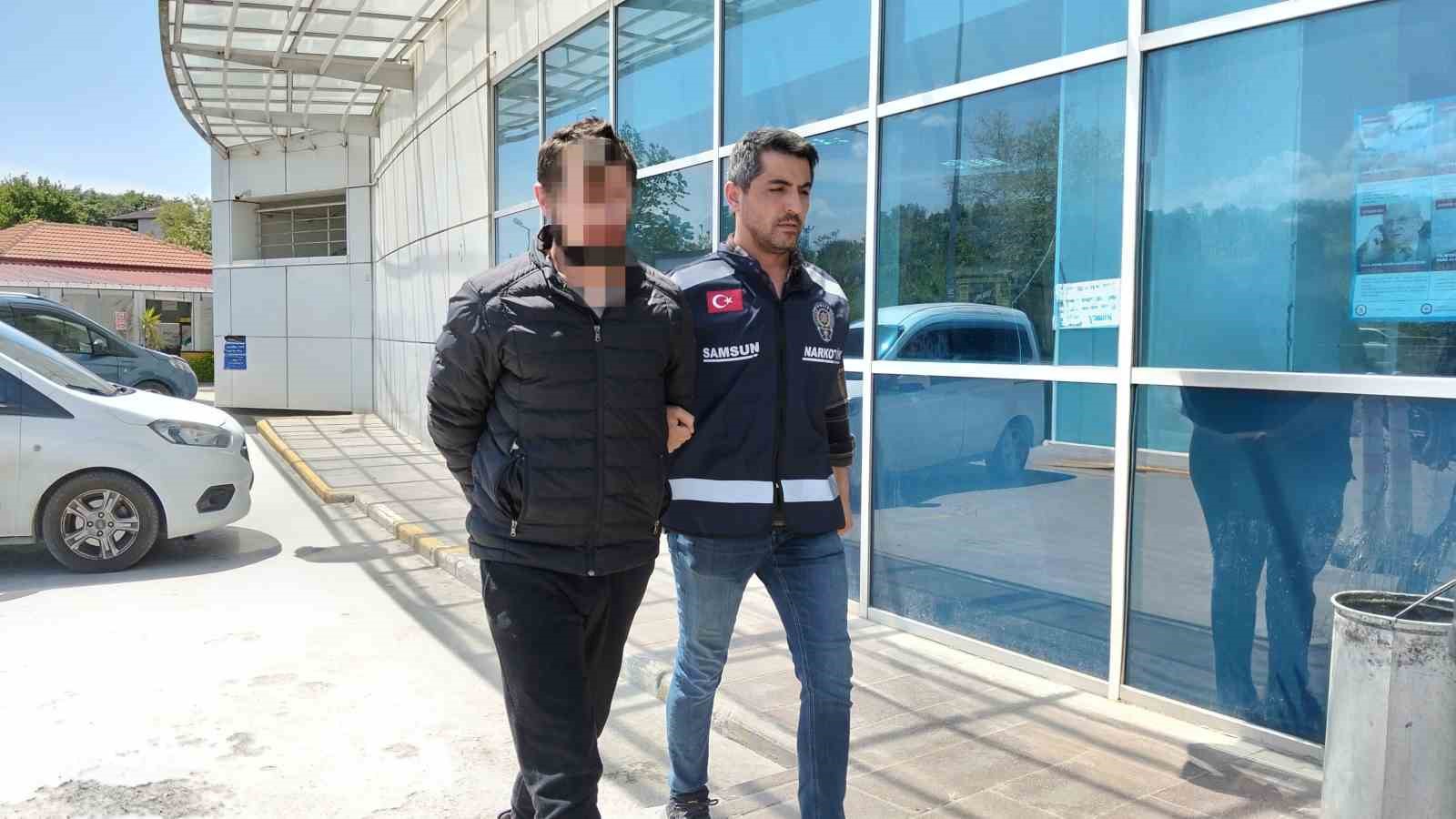 Uyuşturucu ile yakalanan şahıs adliyede