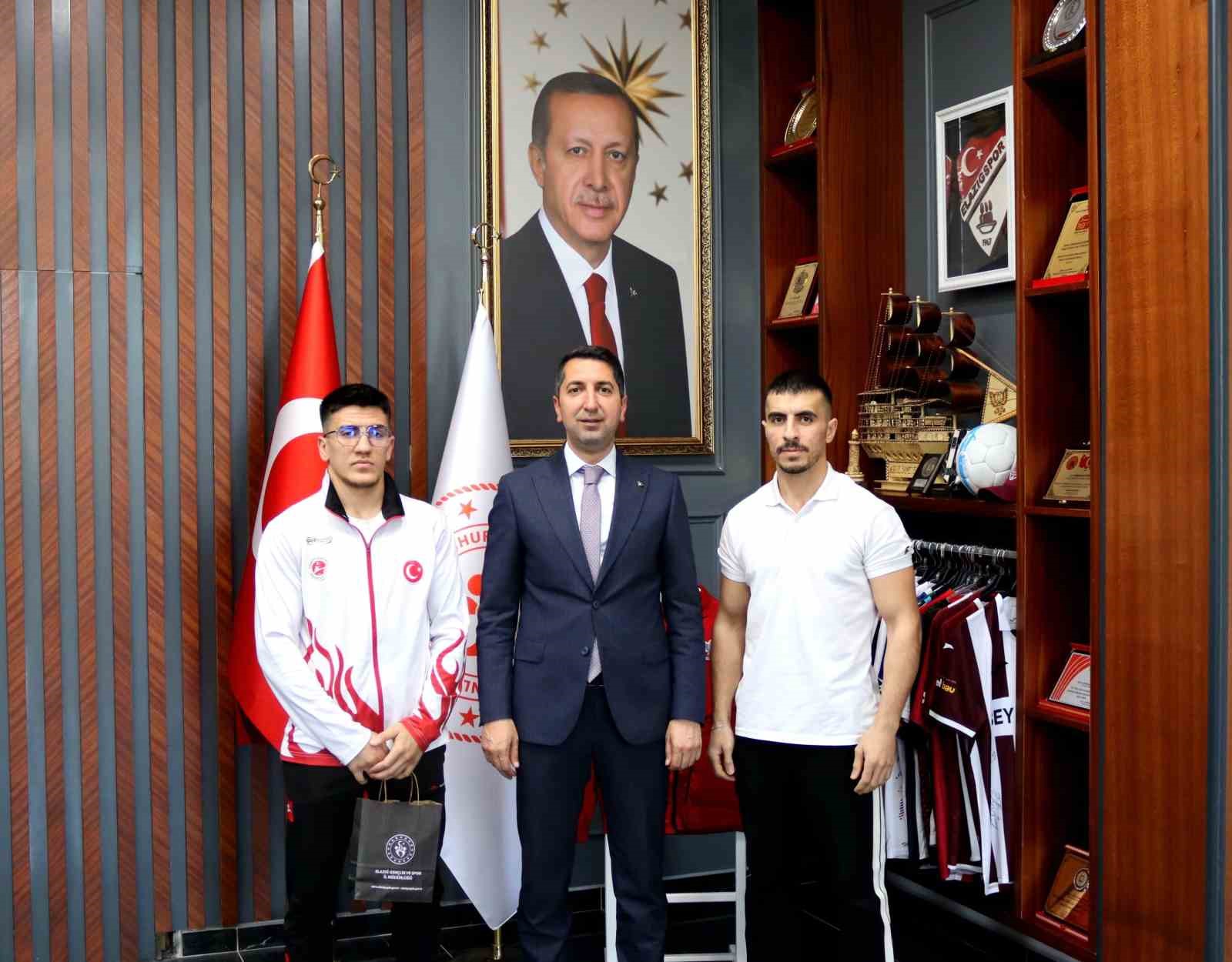 Omzundaki sakatlık yıldırmadı, Türkiye 3.’sü oldu