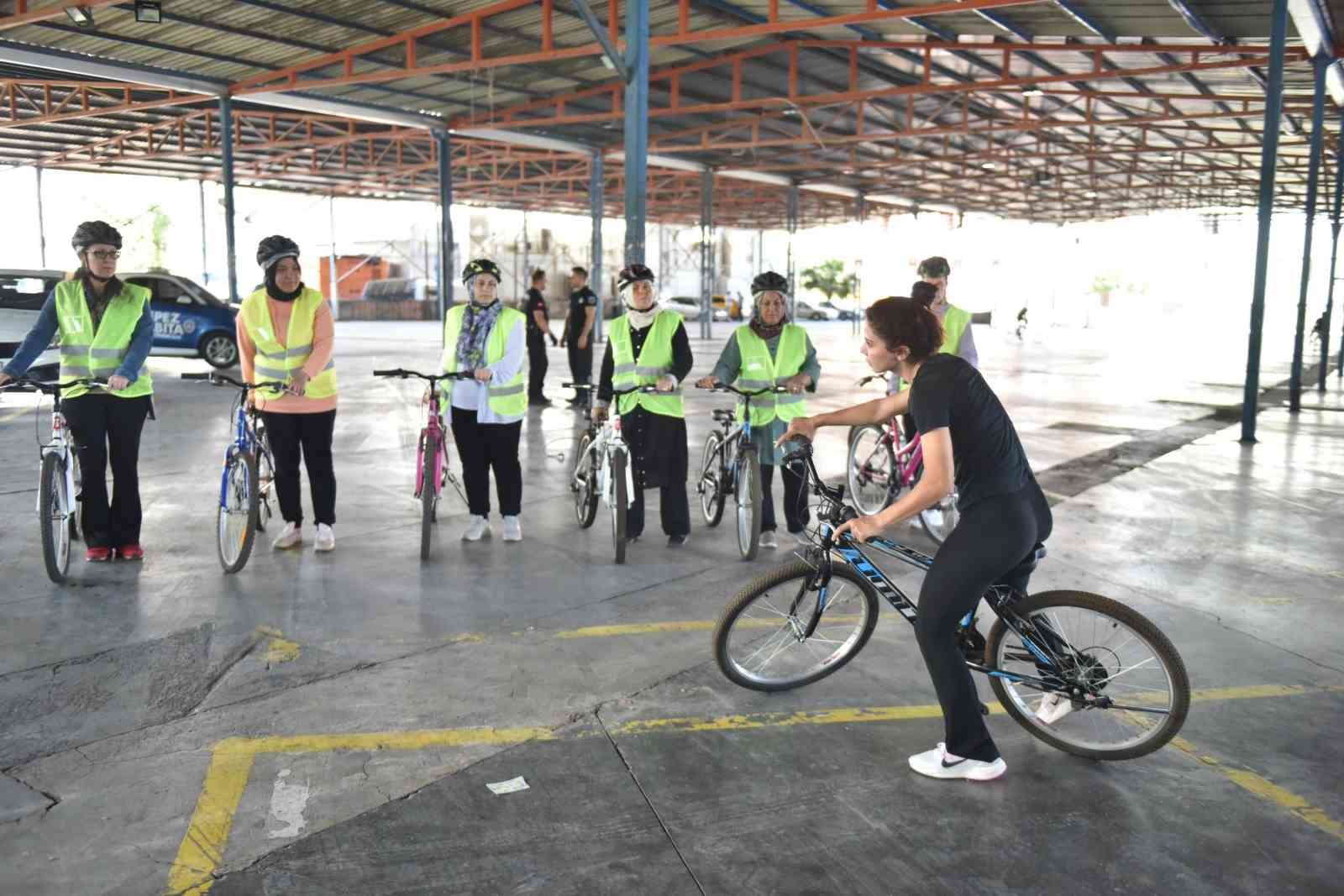 Kepez&rsquo;de bisiklet s&uuml;rme eğitimleri veriliyor
