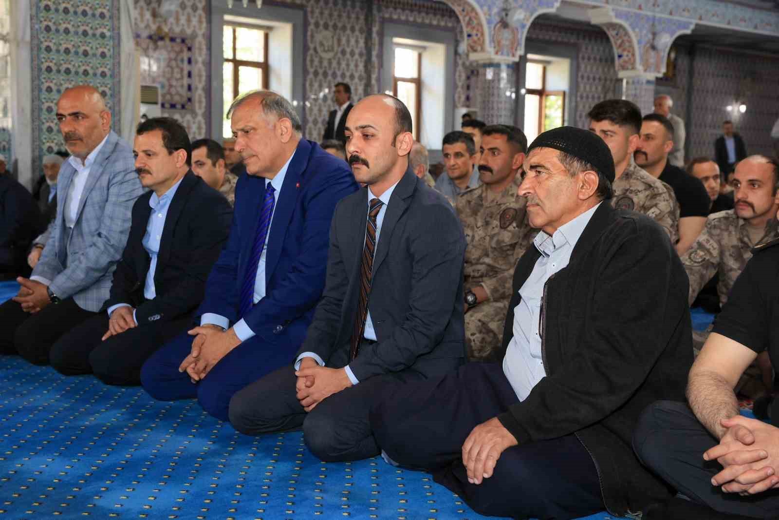 Bingöl’de 33 şehit dualarla anıldı