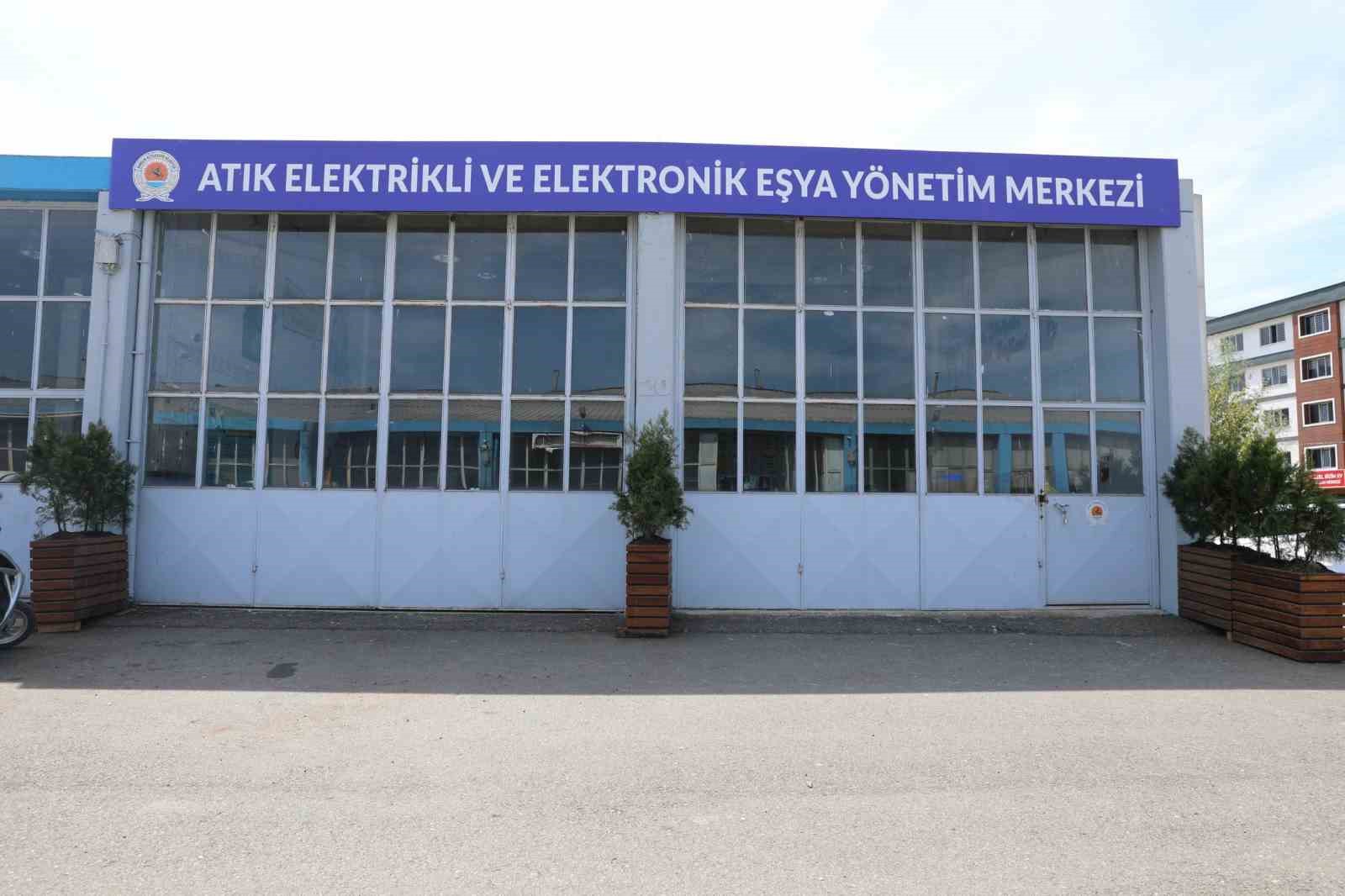 Atık Elektrik ve Elektronik Eşya Y&ouml;netim Merkezi ile &ccedil;evreye katkı
