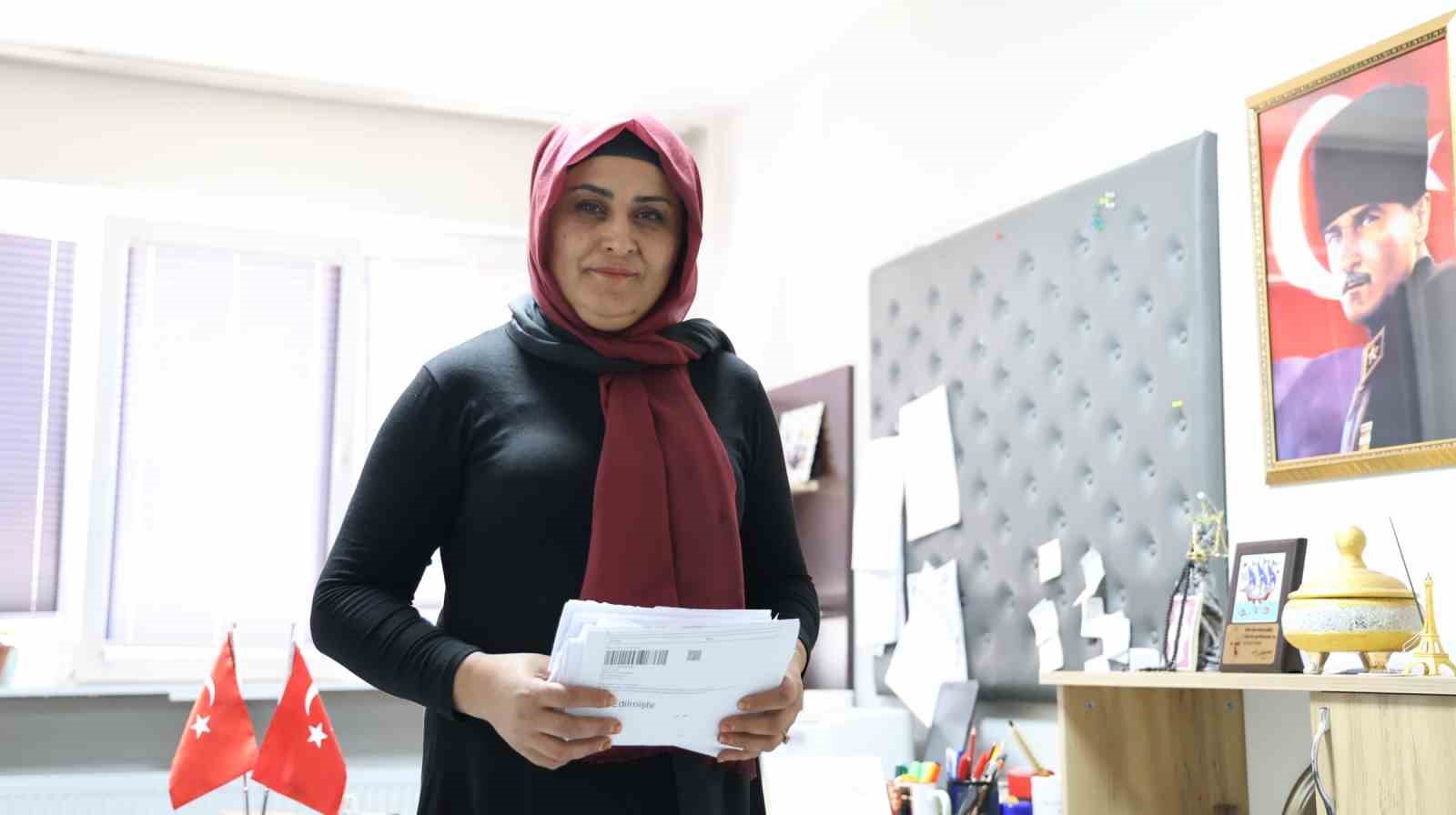 Kırşehir’in en büyük mahallesinin muhtarı göz dolduruyor