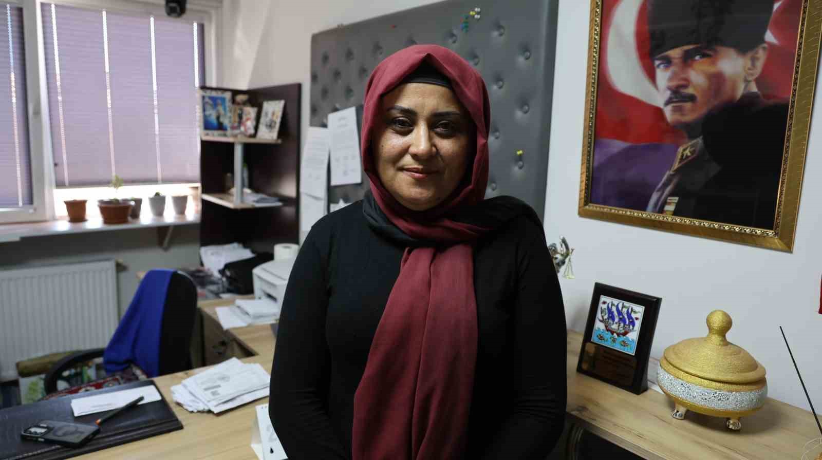 Kırşehir&rsquo;in en b&uuml;y&uuml;k mahallesinin muhtarı g&ouml;z dolduruyor
