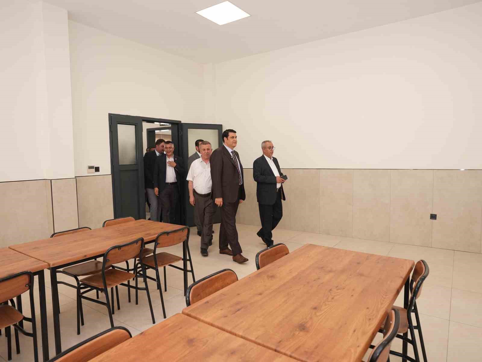 İbrahimli&rsquo;de bir sosyal tesis daha hizmete a&ccedil;ıldı
