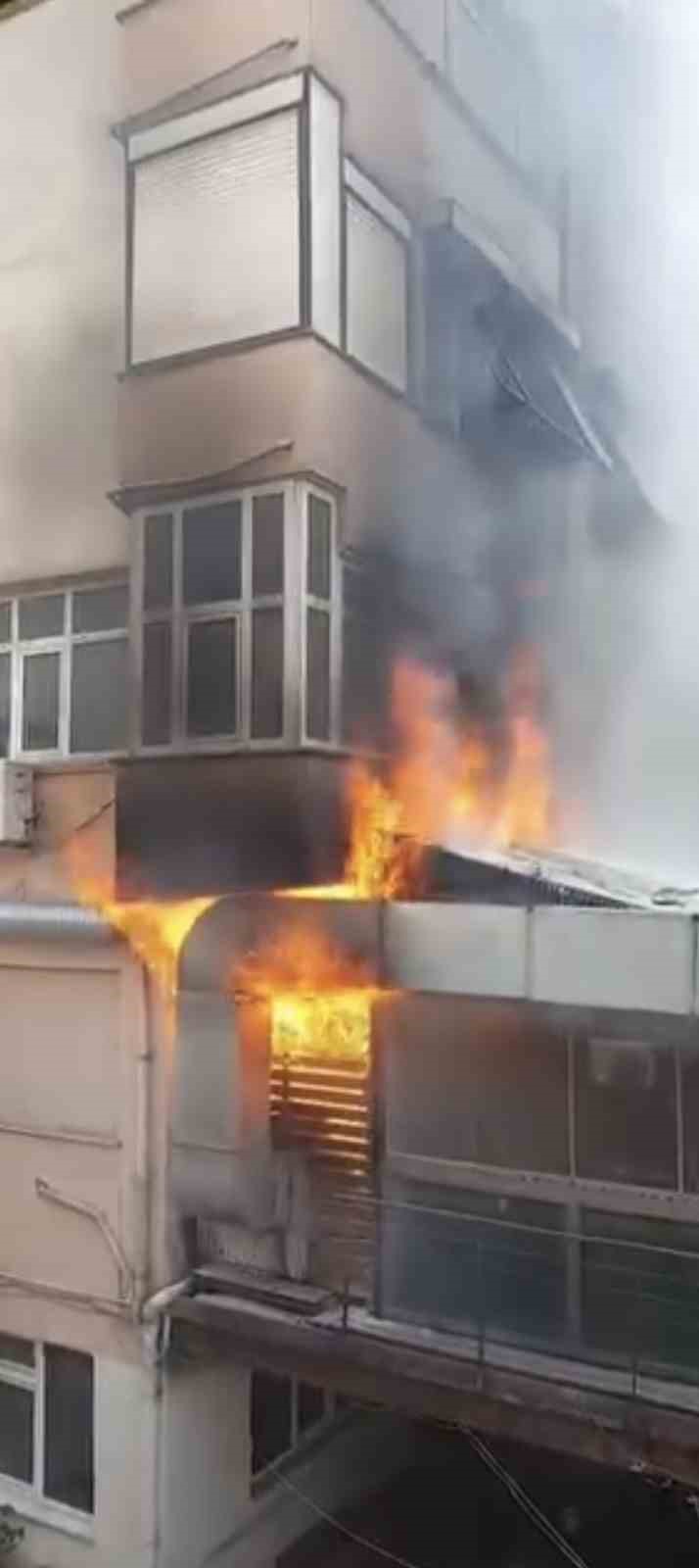 Şişli&rsquo;de bir restoranda yangın paniği
