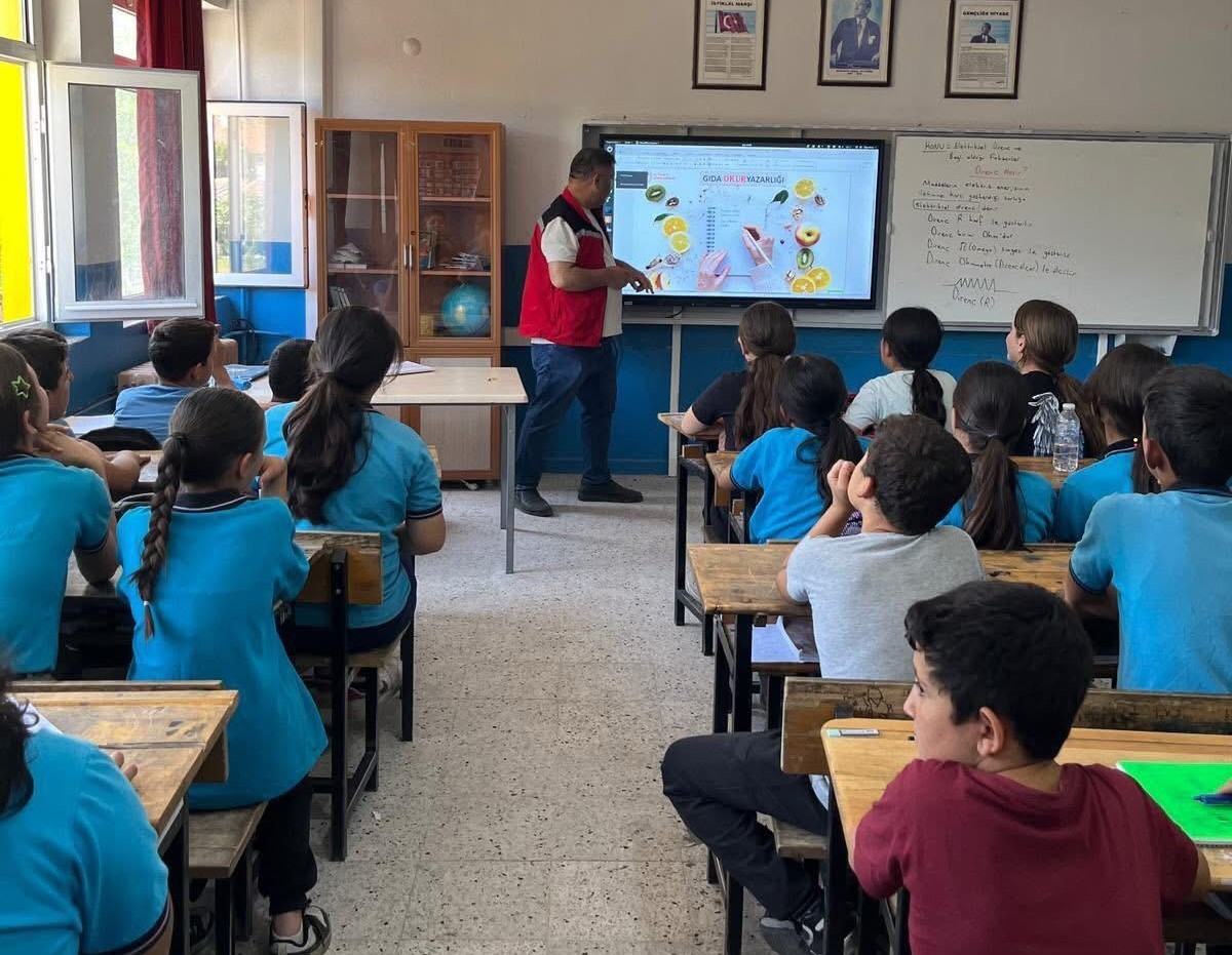 Miniklere gıda g&uuml;venliği ve israfın &ouml;nemi anlatıldı
