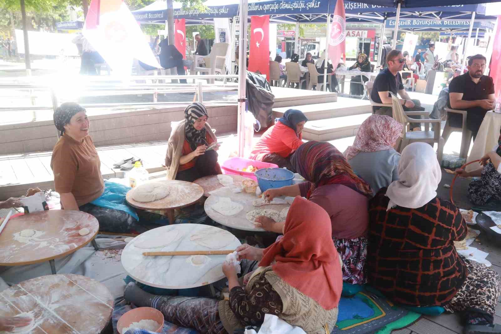 T&uuml;rk Silahlı Kuvvetlerini G&uuml;&ccedil;lendirme Vakfı hayır panayırı d&uuml;zenledi
