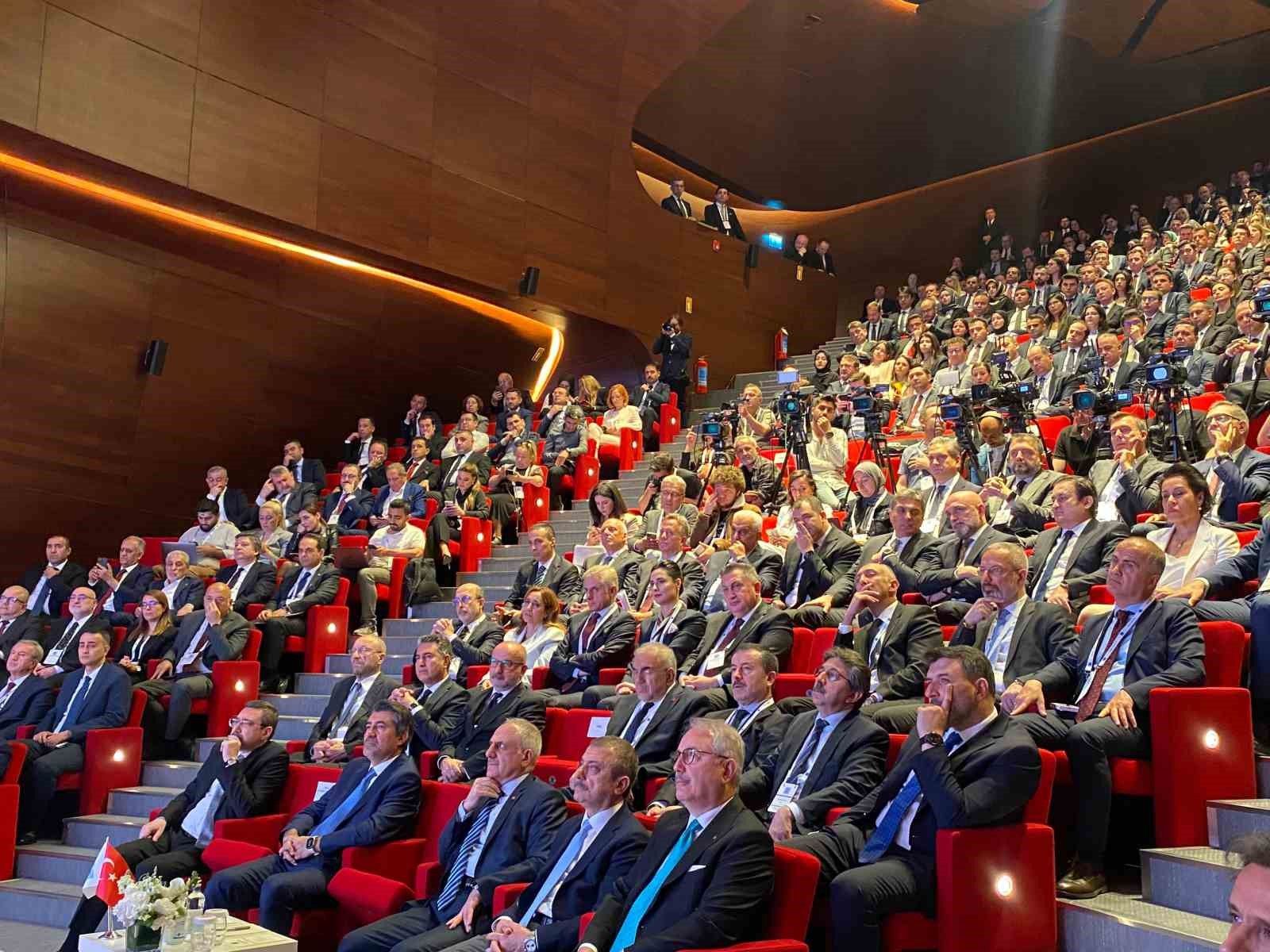 Hazine ve Maliye Bakanı Mehmet Şimşek: "Yurt i&ccedil;i petrol ve doğal gaz &uuml;retiminde &ouml;nemli bir artış var" 