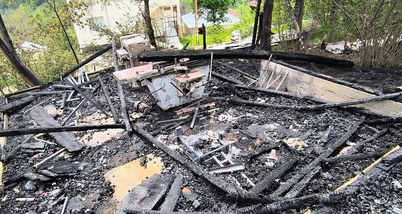 Ordu&rsquo;da marangoz at&ouml;lyesinde yangın: Yaklaşık 400 bin liralık zarar meydana geldi
