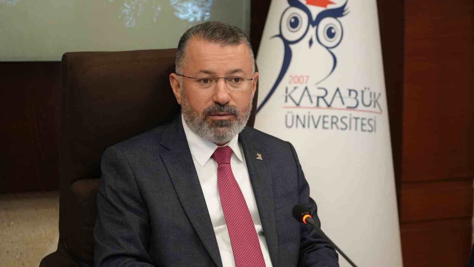 Rektör Kırışık: "Yapay zekâda küçük düşünme lüksümüz yok"
