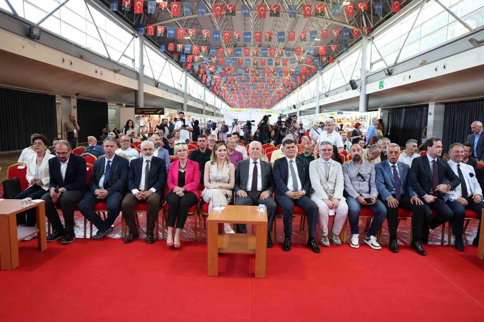 Bursa bıçağı dünya sahnesinde
