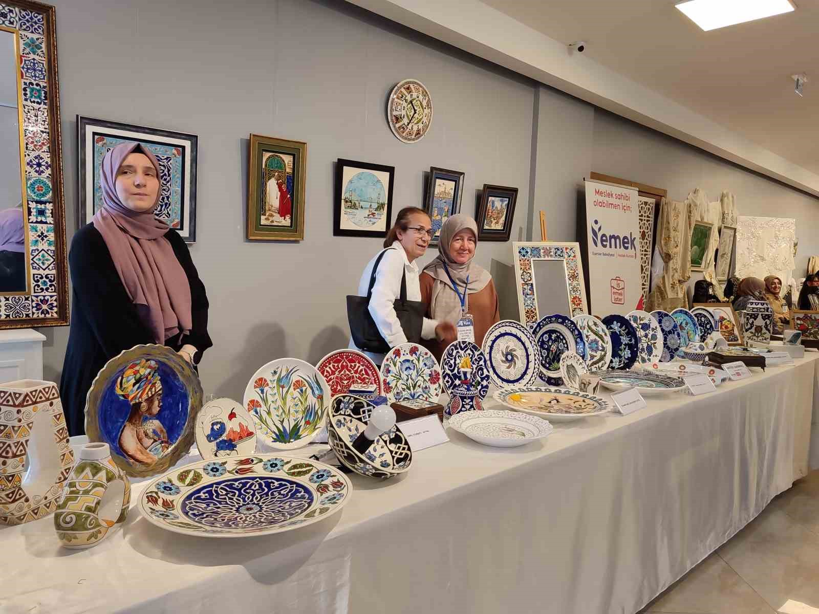 Esenler&rsquo;de Meslek Edindirme Kursları Sezon Sonu Sergisi&rsquo;nin a&ccedil;ılışı yapıldı
