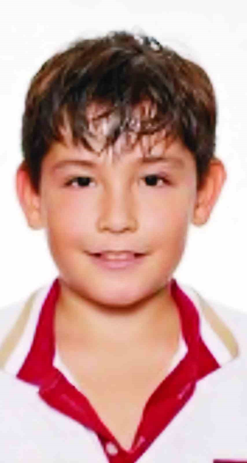 Nefes borusuna yemek ka&ccedil;an &ccedil;ocuk hayata tutunamadı
