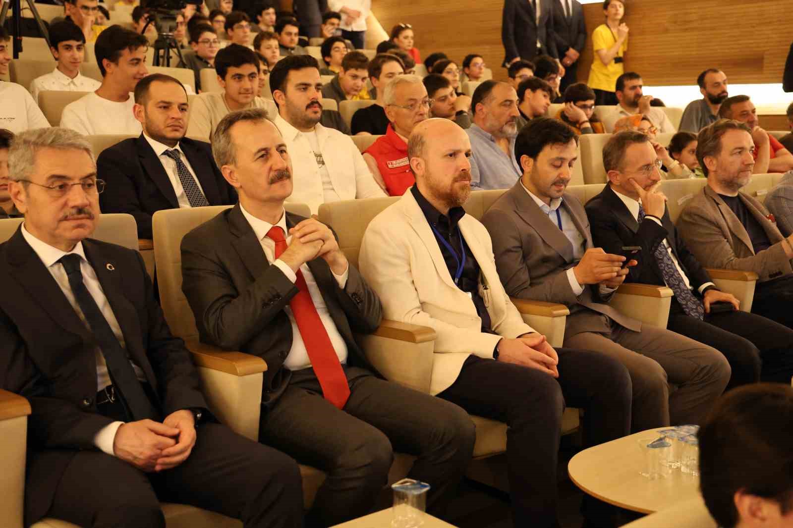 İletişim Başkanı Altun: "Günümüzde dijital medya ve sosyal medya mecraları, dezenformasyonu katbekat artıran bir gelişme"
