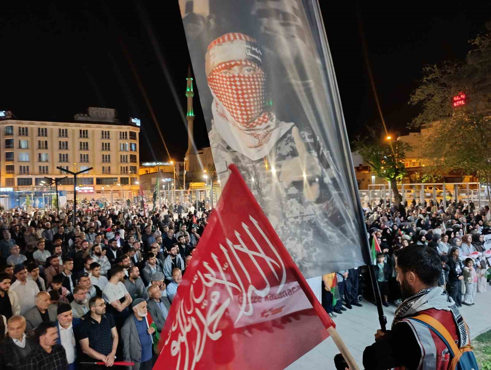 Van’da Filistin’e destek yürüyüşü düzenlendi