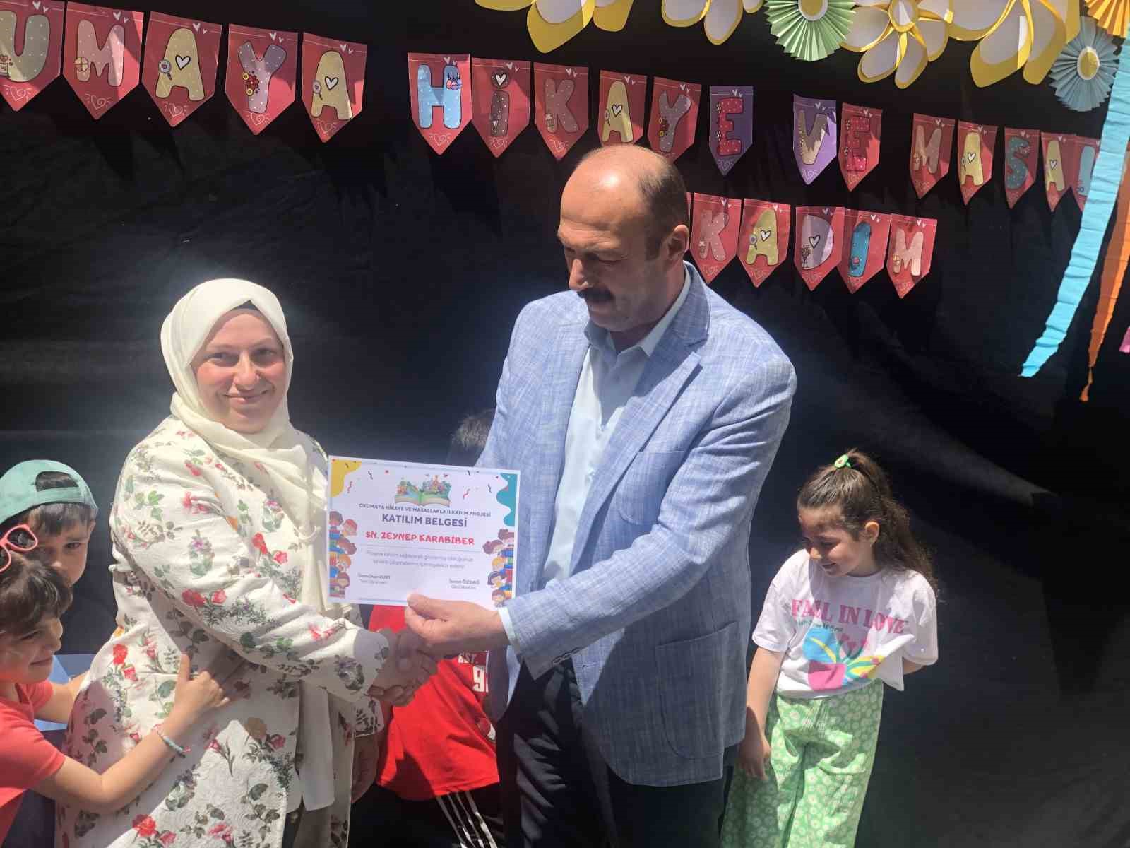 "Okumaya Hikaye ve Masallarla İlkadım Projesi" sene sonu sergisi