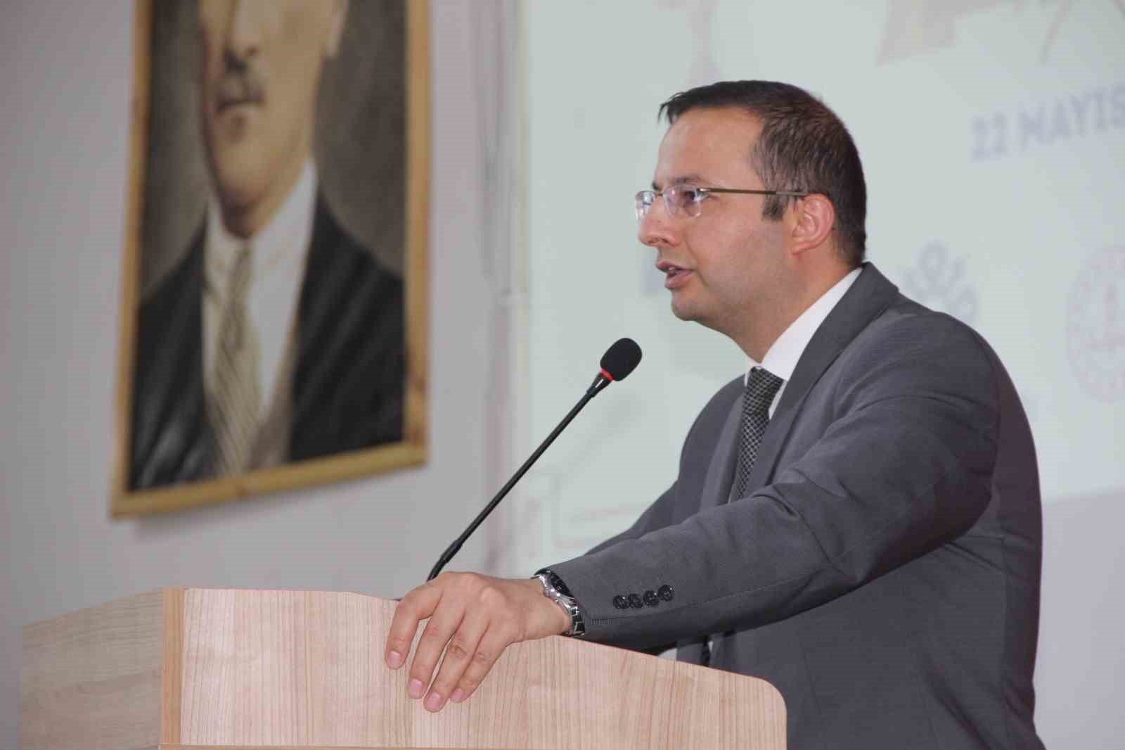 Cizre&rsquo;de "7&rsquo;den 70&rsquo;e Okuyan Cizre" kitap okuma yarışması &ouml;d&uuml;lleri sahiplerini buldu
