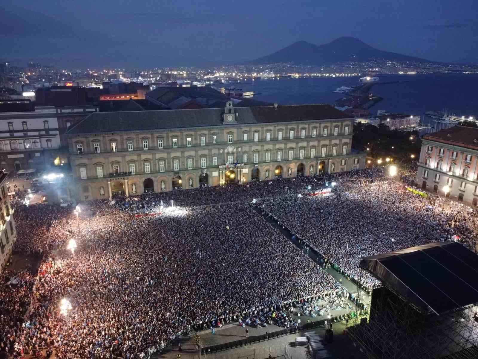 İtalya Serie A’da şampiyon Napoli