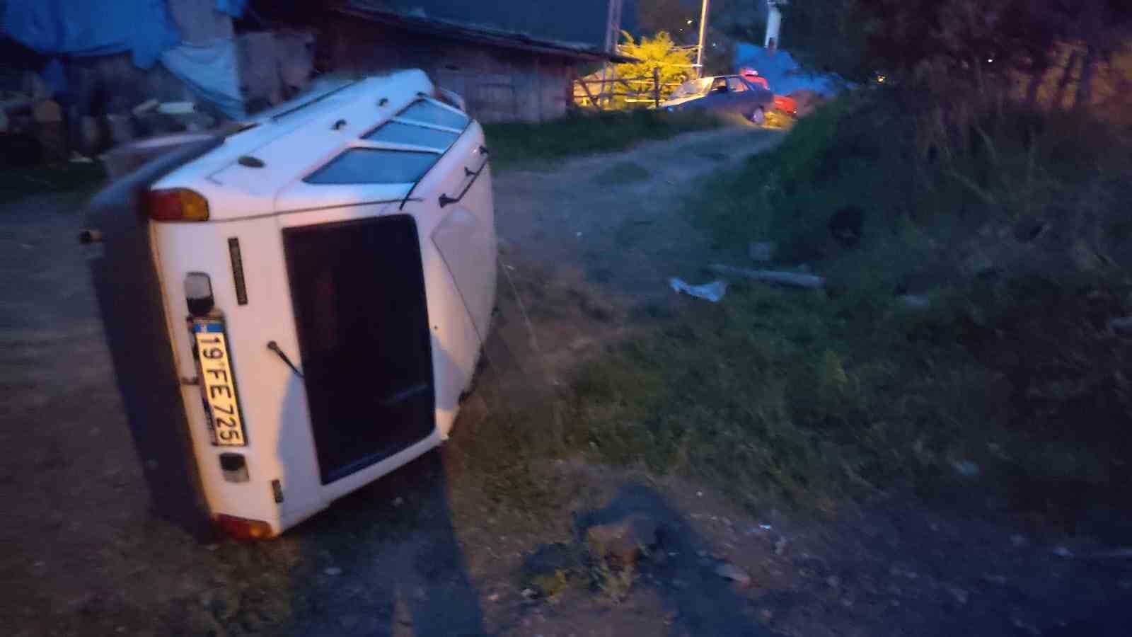 Devrilen otomobildeki 1 kişi yaralandı
