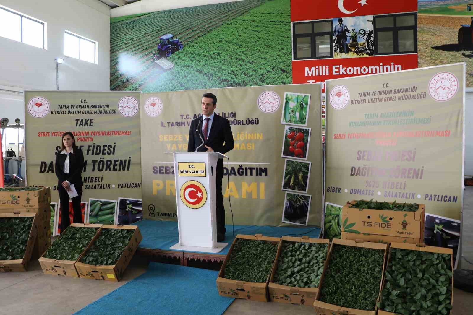 Ağrı’da 150 çiftçiye fide desteği
