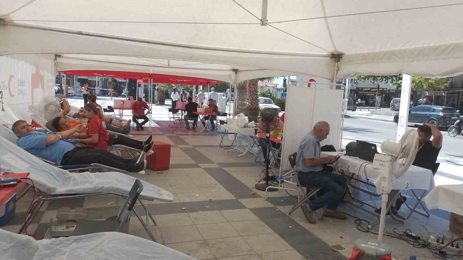 Sarıgöl’de kan bağışı kampanyasına büyük destek