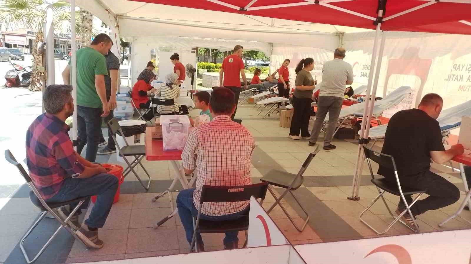 Sarıgöl’de kan bağışı kampanyasına büyük destek
