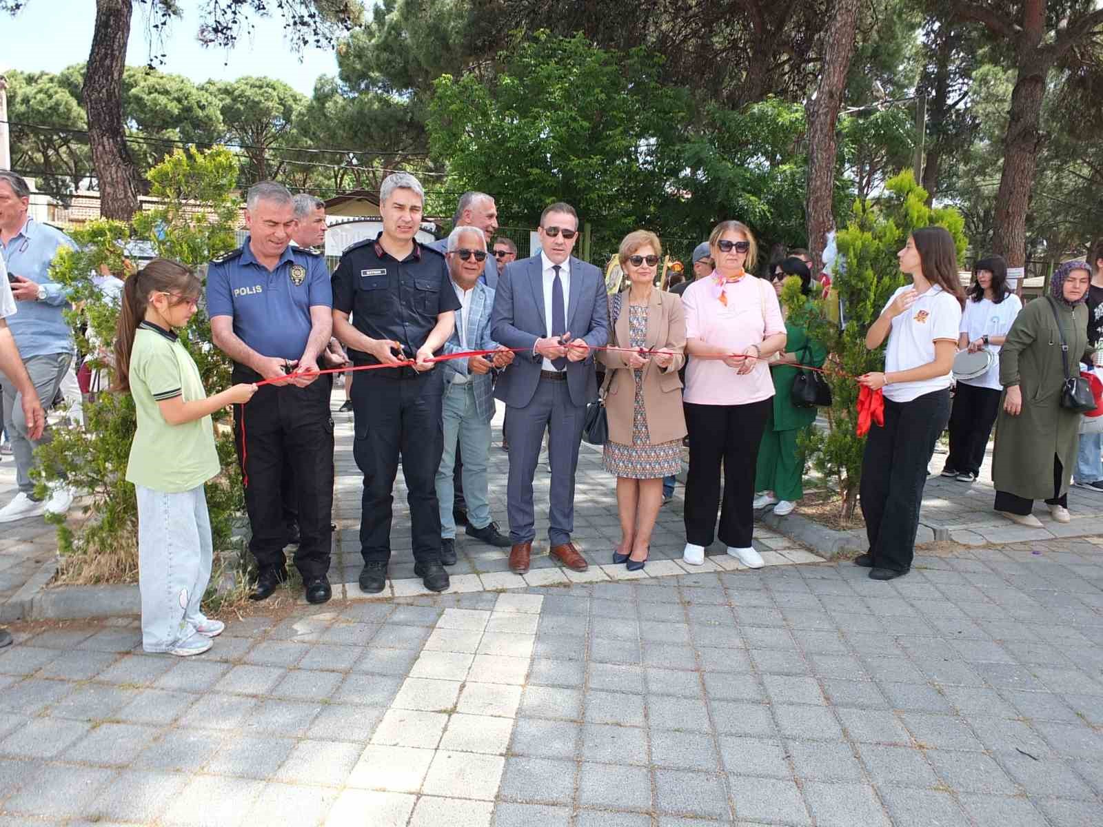 Balıkesirli &ouml;ğrencilerden sanat ş&ouml;leni
