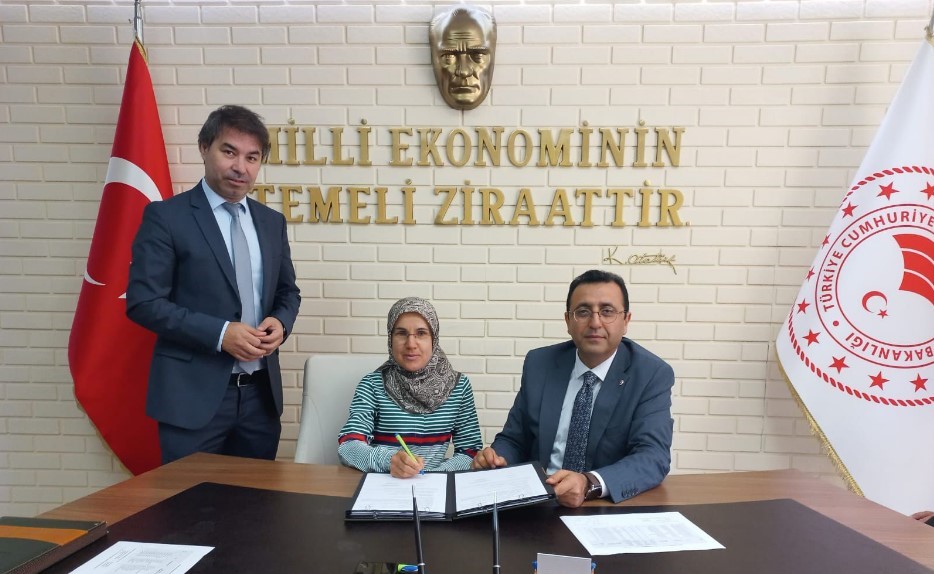 Çanakkale’de üreticilere tam hibeli hayvansal gübre deposu