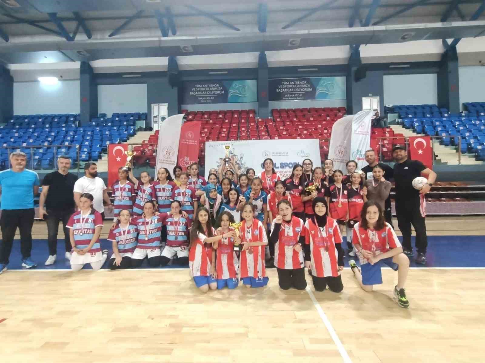 Küçükler futsal şampiyonları belli oldu
