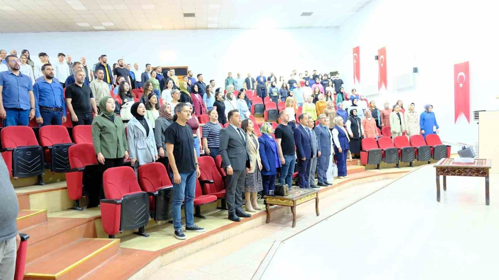 Erzincan’da gıda üzerine seminer düzenledi
