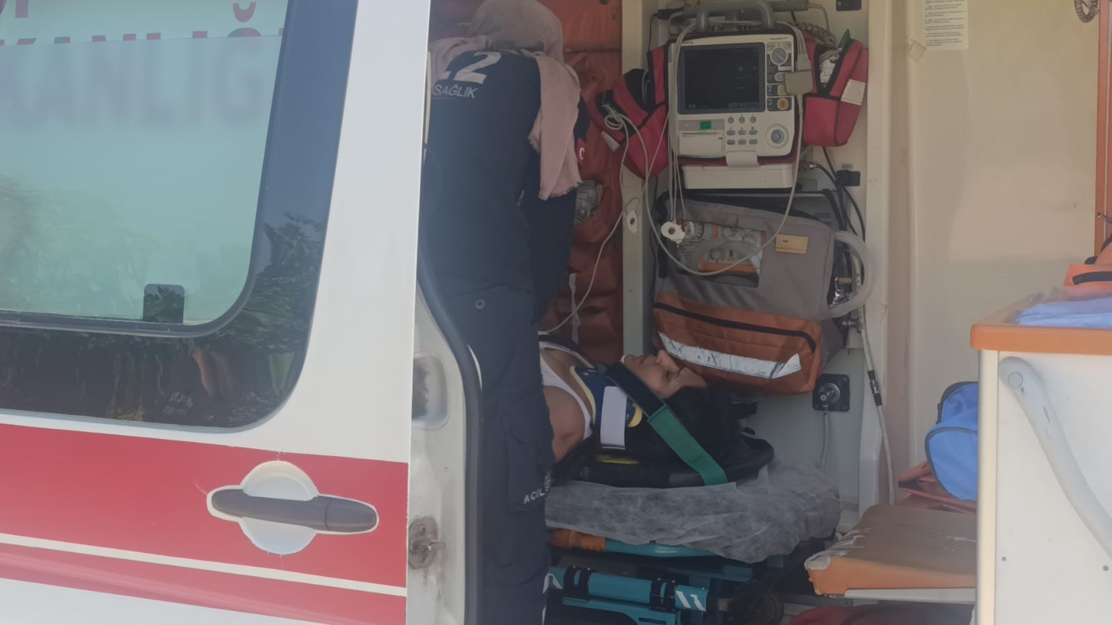 Virajı alamayan ara&ccedil;lar bah&ccedil;eye u&ccedil;uyor
