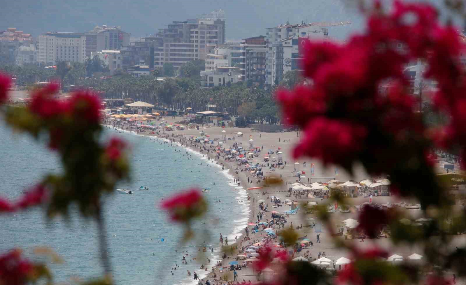 Turizmci&rsquo;nin bayram planı &rsquo;bekle g&ouml;r&rsquo; taktiği
