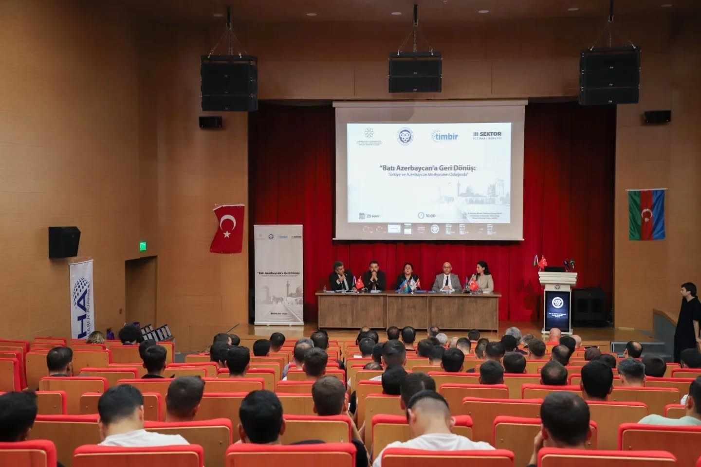 "Batı Azerbaycan’a Geri Dönüş Türkiye ve Azerbaycan Medyasının Odağında" başlıklı panel düzenlendi