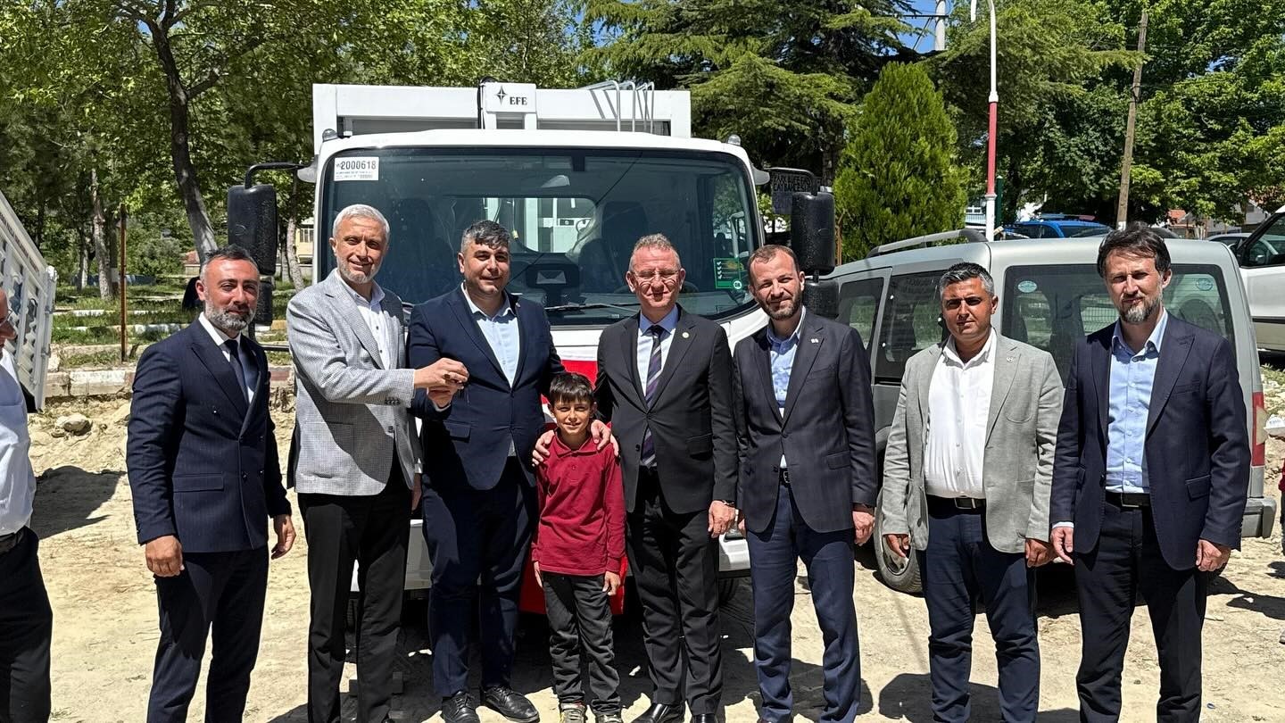 AK Parti heyetinden Yenikent’e ziyaret